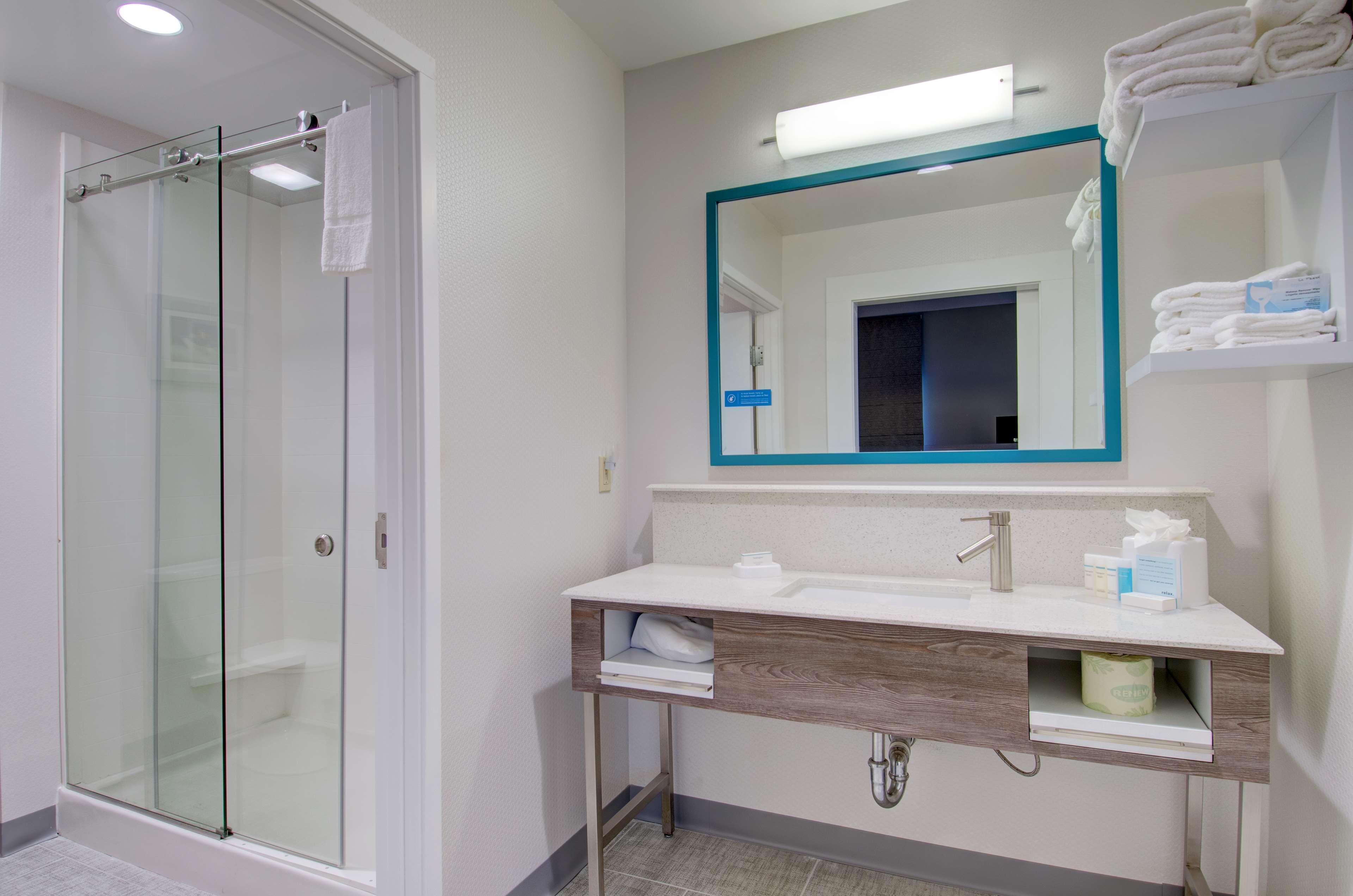 Hampton Inn & Suites Boston/Stoughton Exterior photo