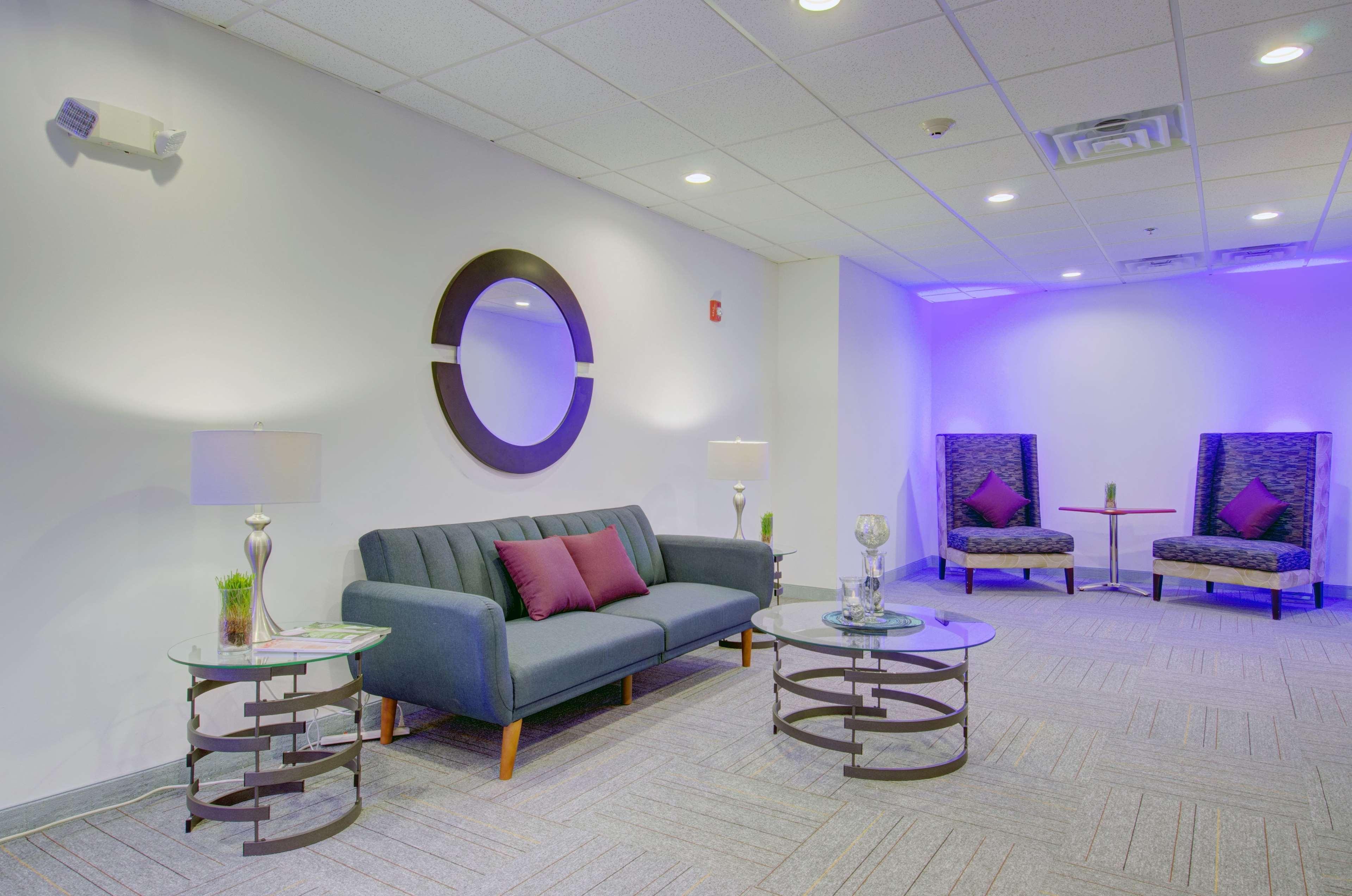 Hampton Inn & Suites Boston/Stoughton Exterior photo